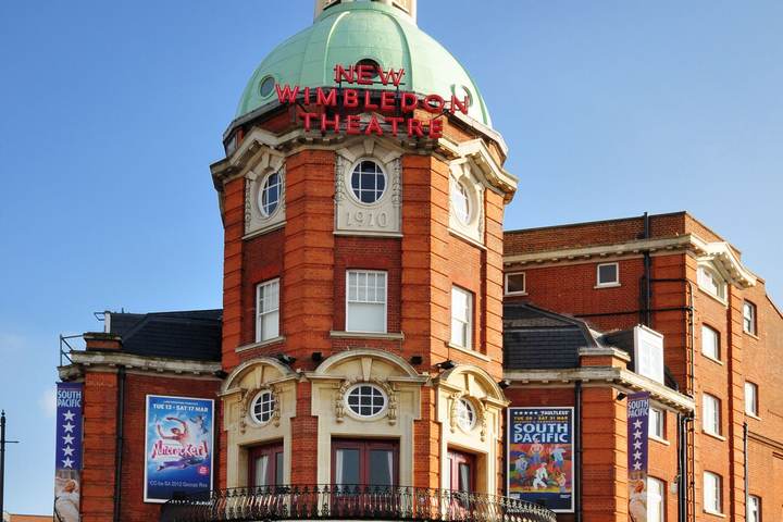 The domed New Wimbledon Theatre on Wimbledon Broadway, close to the town-centre offices served by our office removals